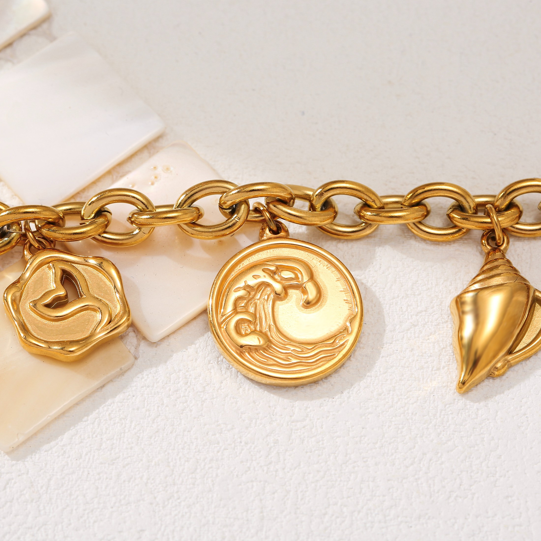 LNCHRAN Heart Shell Bracelet Gold Tone Stainless Steel
